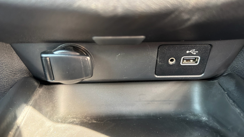 Nissan Juke 1.0 DiG-T 114 Tekna 5dr Petrol Hatchback